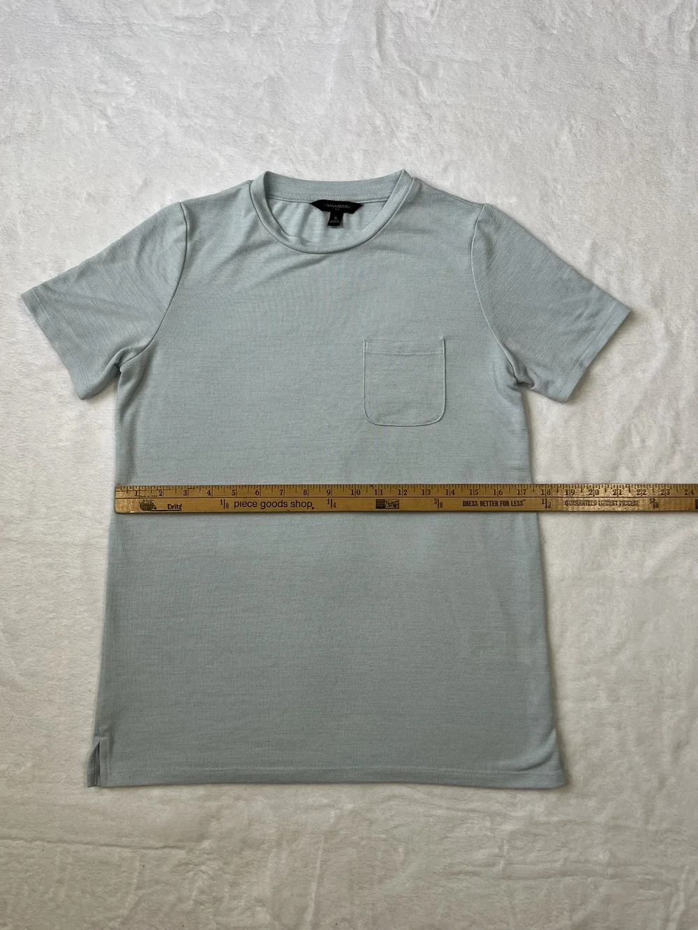 Banana Republic Mens Small Light Green Short Sleeve Pocket Tee Shirt Rayon Blend